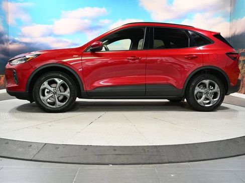 Used 2025 Ford Escape ST-Line Select AWD/4WD image 4