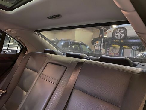 Used 2010 Mercedes-Benz S 550 4MATIC image 23