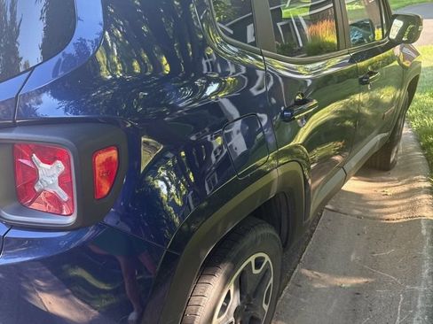 Used 2017 Jeep Renegade Trailhawk w/ Cold Weather Group II AWD/4WD image 6