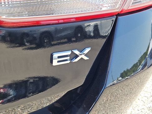 Used 2018 Kia Optima EX w/ Premium Package FWD image 12