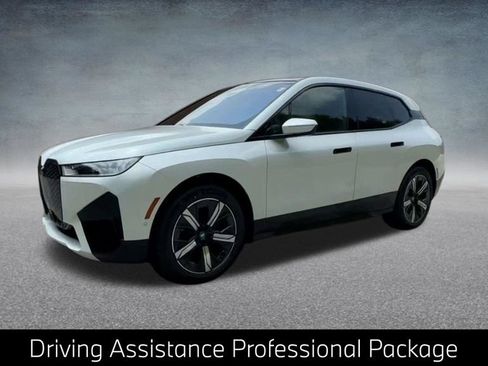 Used 2024 BMW iX xDrive50 w/ Sport Package AWD/4WD image 12