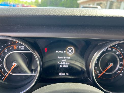 Used 2021 Jeep Gladiator Sport AWD/4WD image 14