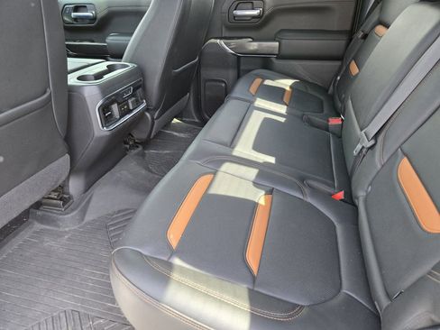 Used 2020 GMC Sierra 1500 AT4 w/ Technology Package AWD/4WD image 18