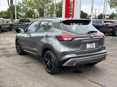 Used 2023 Nissan Kicks SR w/ SR Premium Package FWD image 6