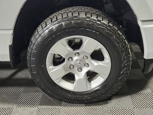 Used 2021 RAM 1500 Big Horn image 12