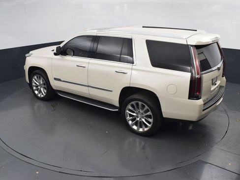 Used 2015 Cadillac Escalade Luxury image 43