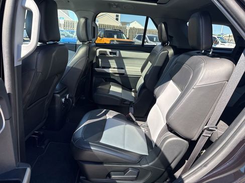 Used 2023 Ford Explorer XLT w/ Equipment Group 202A AWD/4WD image 25