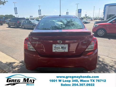Used 2017 Nissan Versa SV FWD image 4
