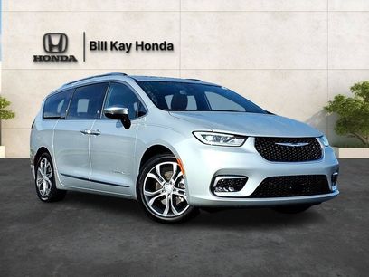 Used 2026 Chrysler Pacifica Pinnacle