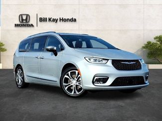 Used 2026 Chrysler Pacifica Pinnacle FWD video 1