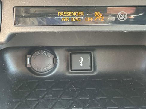 Used 2021 Toyota RAV4 LE FWD image 26