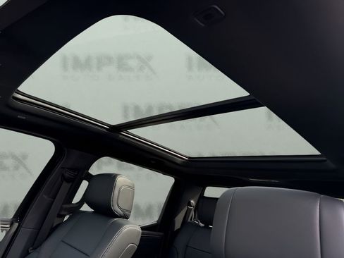 Used 2025 Toyota Tundra Platinum image 12