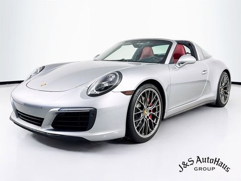 Used 2019 Porsche 911 Targa 4S image 3