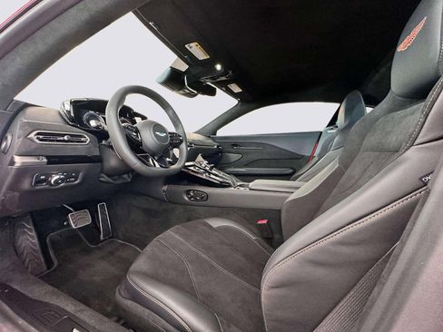 Used 2025 Aston Martin V8 Vantage Coupe image 15