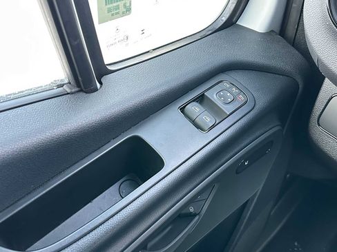 Used 2024 Mercedes-Benz Sprinter 2500 image 33