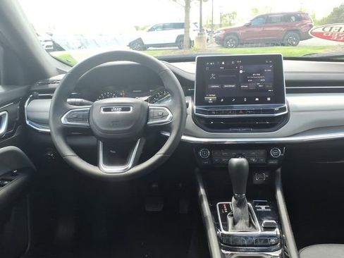 Used 2023 Jeep Compass Limited AWD/4WD image 10