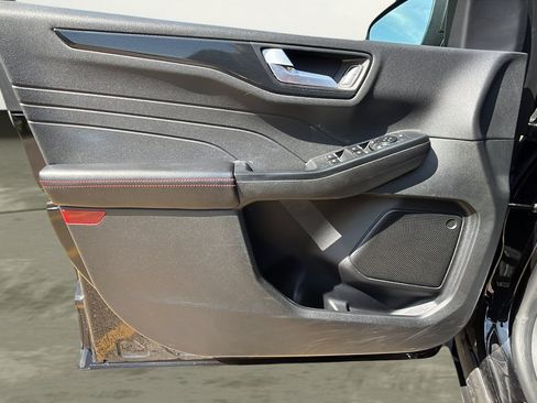Used 2025 Ford Escape ST-Line FWD image 15