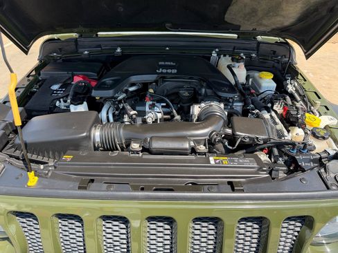 Used 2021 Jeep Wrangler Sport AWD/4WD image 29