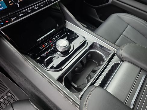 New 2026 Jeep Grand Wagoneer Limited AWD/4WD image 23