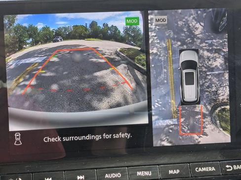 Used 2023 Nissan Pathfinder SL image 9