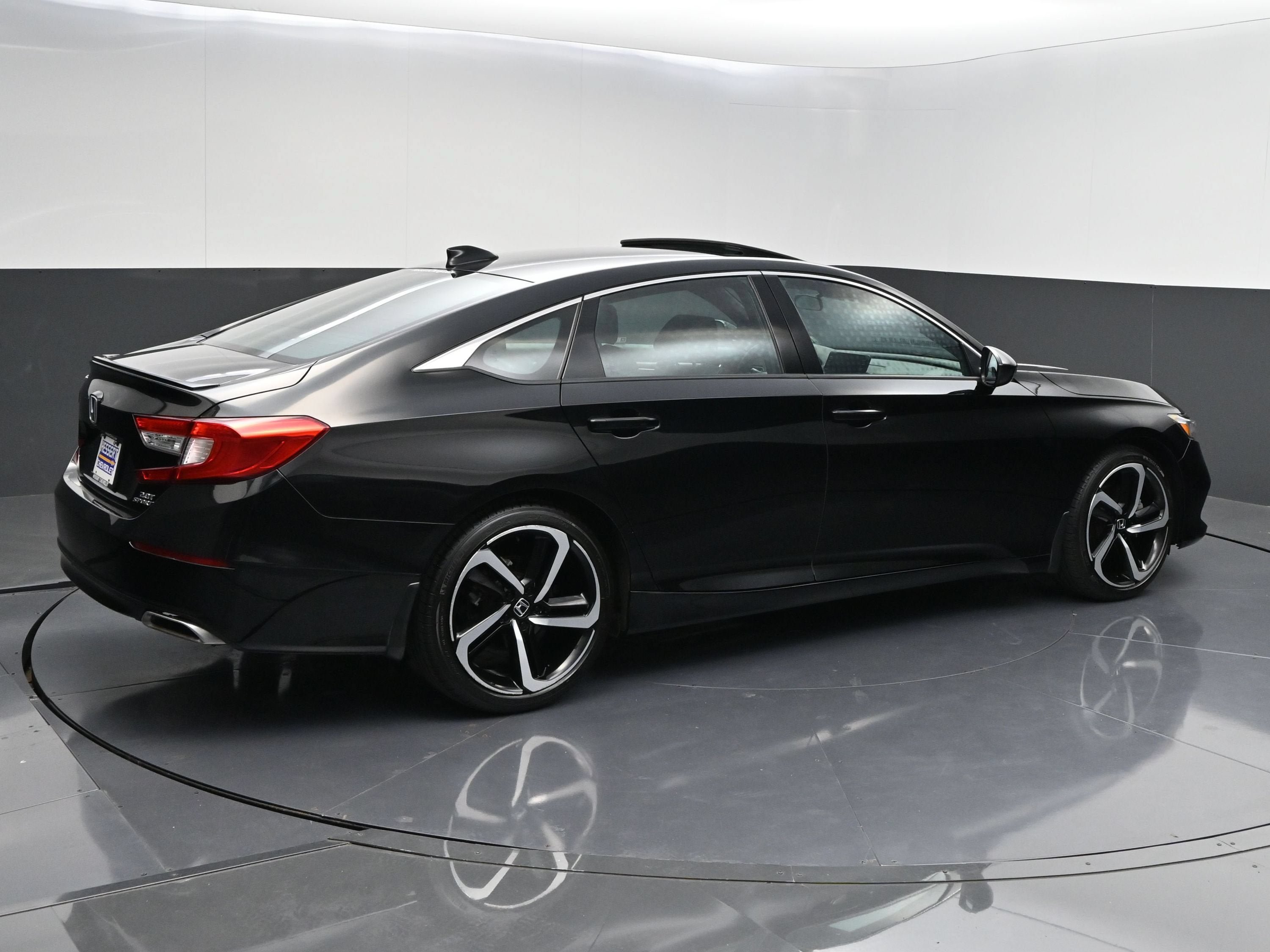 Used 2021 Honda Accord Sport image 8