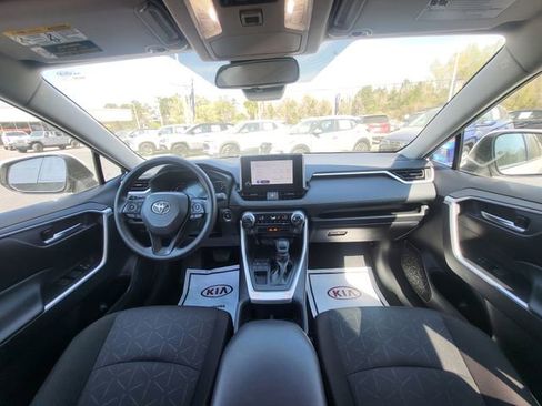 Used 2025 Toyota RAV4 XLE image 14
