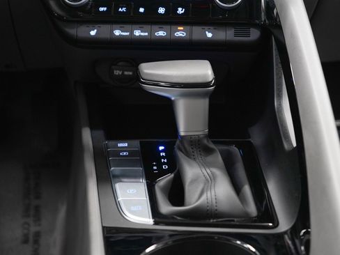 Used 2025 Hyundai Elantra SEL FWD image 18