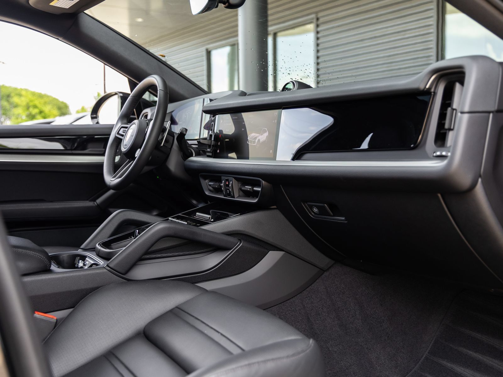 Certified 2025 Porsche Cayenne E-Hybrid Coupe AWD/4WD image 47