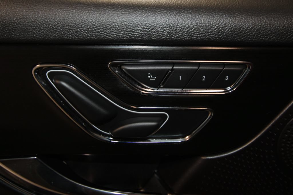 Used 2024 Lincoln Corsair Grand Touring w/ Equipment Group 301A AWD/4WD image 9
