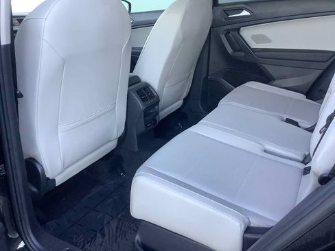 Used 2021 Volkswagen Tiguan SE AWD/4WD image 12