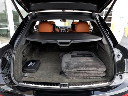 Certified 2023 Bentley Bentayga Extended Wheelbase AWD/4WD image 53