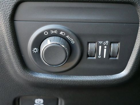 Certified 2024 Jeep Grand Cherokee Altitude image 38