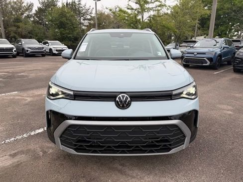 New 2026 Volkswagen Taos SE FWD image 2