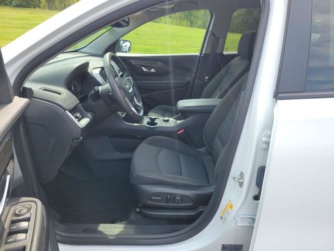 Used 2023 GMC Terrain SLE w/ Driver Convenience Package FWD image 16