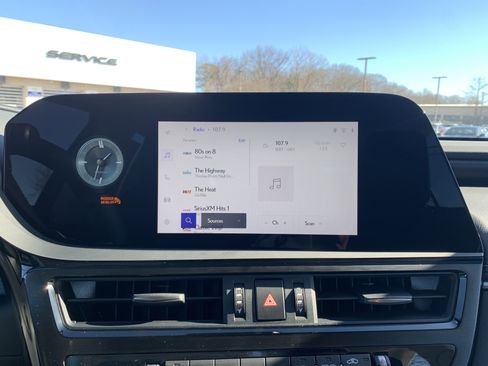 Certified 2025 Lexus ES 350 w/ Premium Package image 23