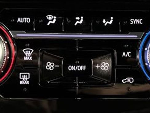 Used 2024 GMC Sierra 3500 AT4 w/ AT4 Premium Plus Package AWD/4WD image 34