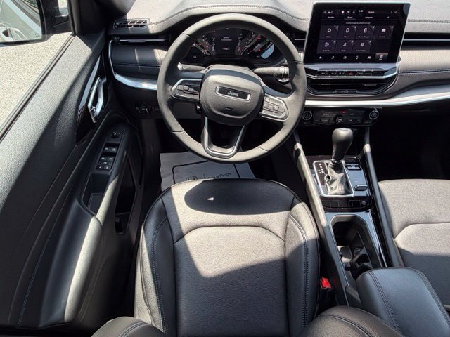 Used 2026 Jeep Compass Limited AWD/4WD image 33