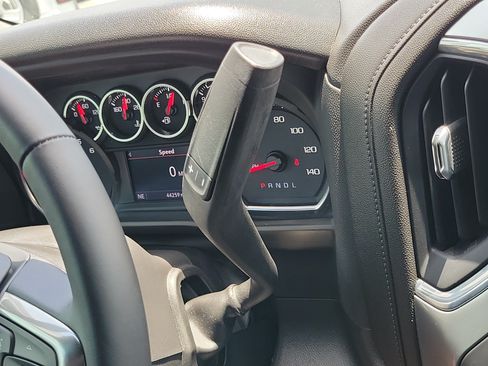 Used 2022 Chevrolet Silverado 1500 RST w/ Z71 Off-Road Package AWD/4WD image 34