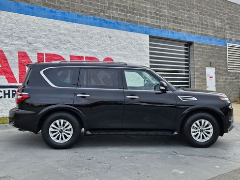 Used 2023 Nissan Armada SV image 8