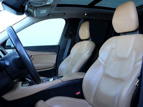Used 2016 Volvo XC90 T6 image 27