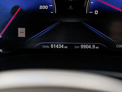 Used 2018 BMW 540i xDrive w/ M Sport Package image 18