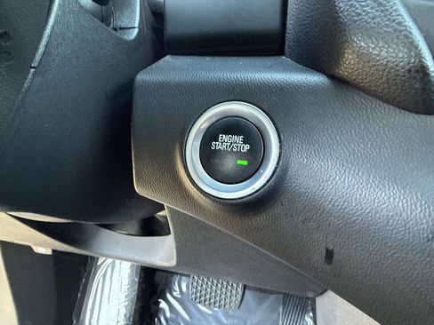 Used 2023 GMC Terrain SLT image 30