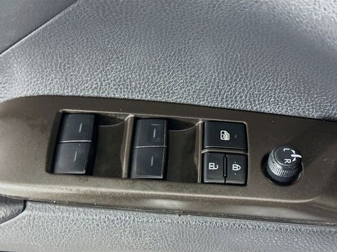 Used 2023 Toyota Camry SE image 23