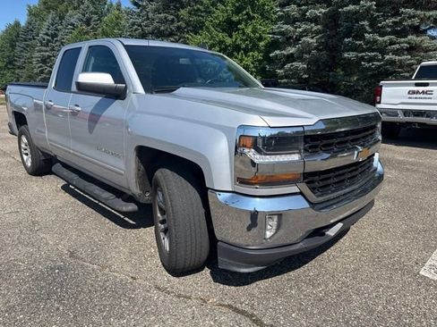 Used 2017 Chevrolet Silverado 1500 LT w/ All Star Edition AWD/4WD image 2