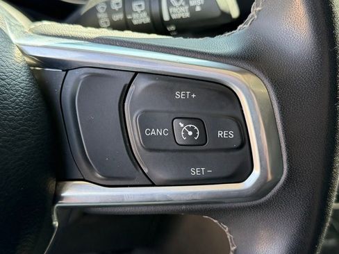 Used 2023 Jeep Wrangler Unlimited Sahara AWD/4WD image 16
