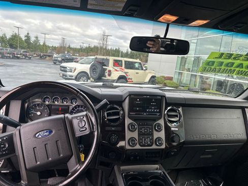 Used 2014 Ford F250 Platinum image 12