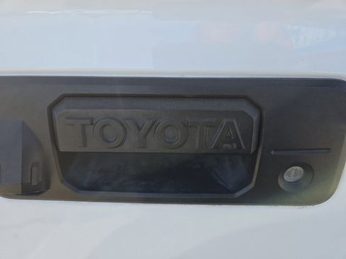 Used 2016 Toyota Tundra SR5 image 37