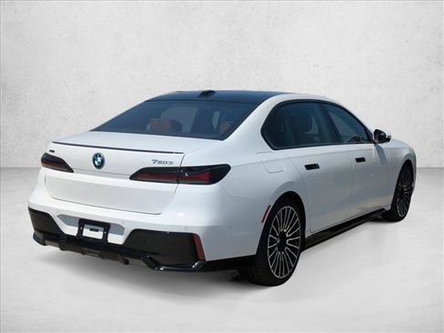 New 2026 BMW 750e xDrive AWD/4WD image 2
