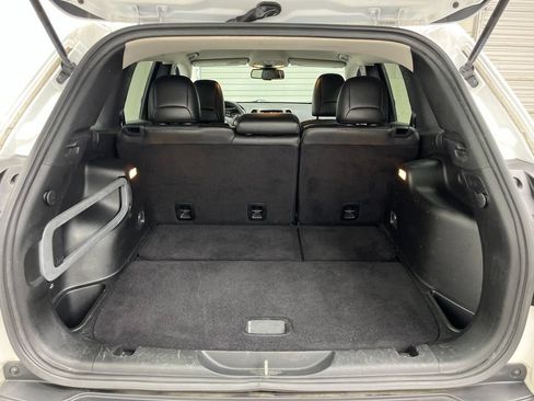 Used 2017 Jeep Cherokee Limited FWD image 23