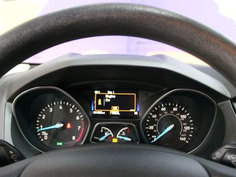 Used 2016 Ford Focus SE FWD image 18